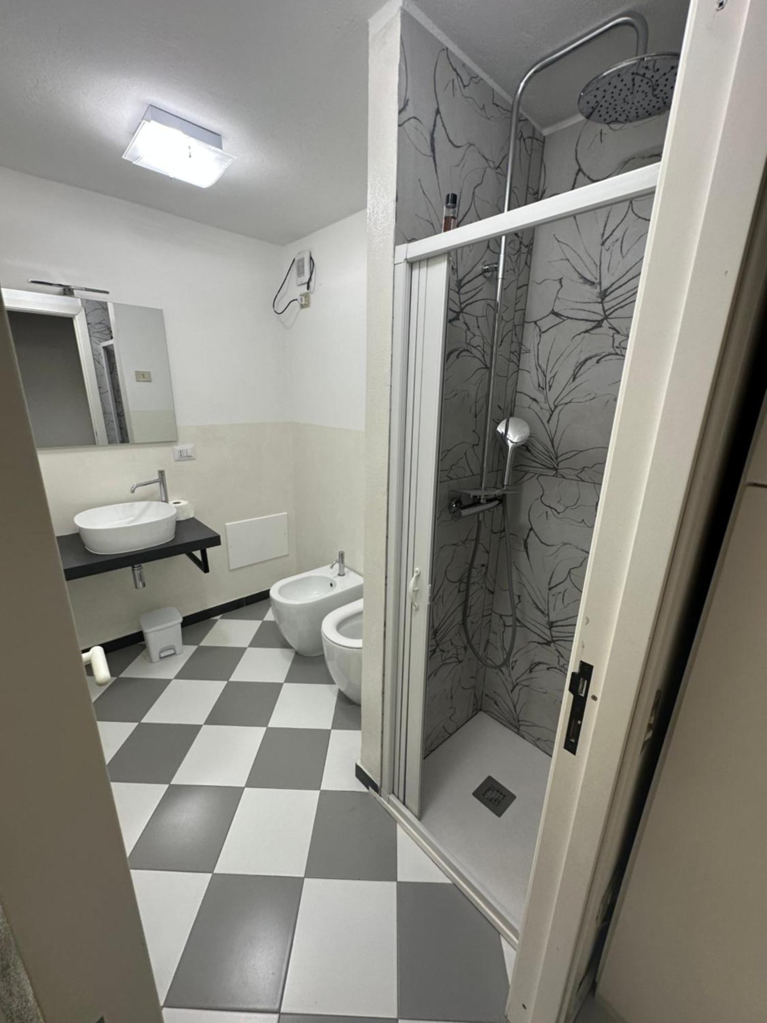 San Giacomo Rooms Кальяри Экстерьер фото